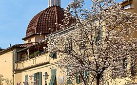 Casa San Girolamo Historic Flat With Cosy Terrace In Lucca'S City Centre